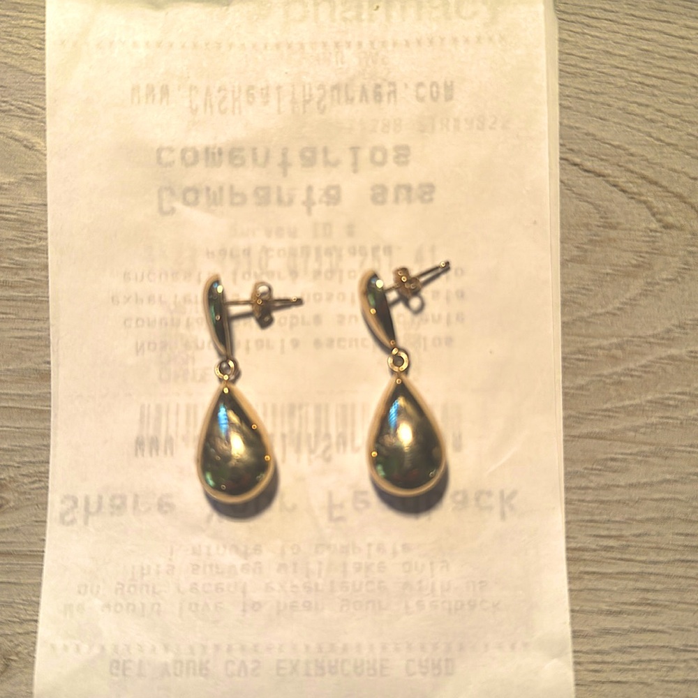 Gold pierced earrings
